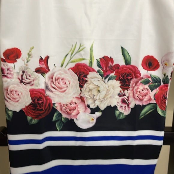 Dresses & Skirts - Lovely pencil skirt